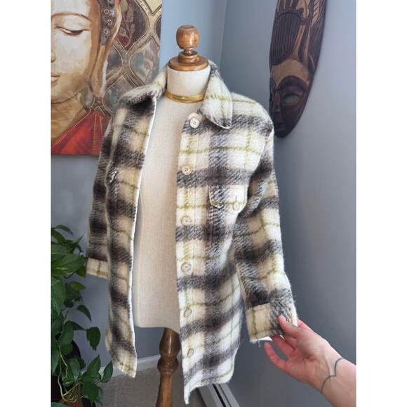 Aritzia Wilfred Free Lyon Wool Plaid Schacket Women's Wilfred Free Jacket - Picture 3 of 10